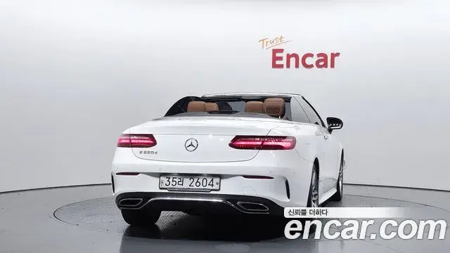 Mercedes-Benz E-Class 2018 — ფოტო 30/32