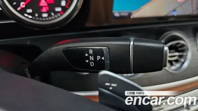Mercedes-Benz E-Class 2018 — ფოტო 3/32