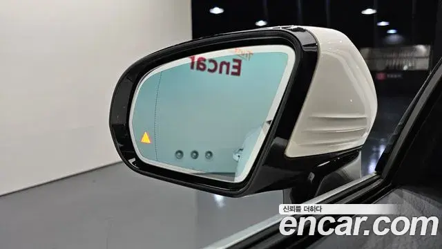 Mercedes-Benz E-Class 2018 — ფოტო 21/32