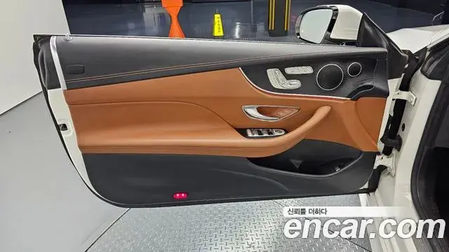 Mercedes-Benz E-Class 2018 — ფოტო 15/32