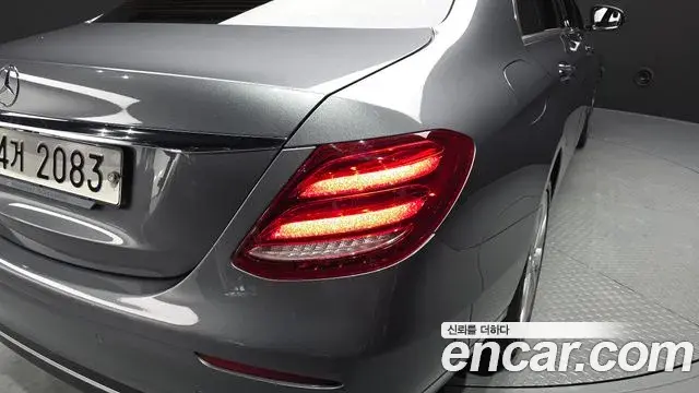 Mercedes-Benz E-Class 2018 — Şəkil 3/31