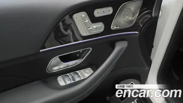 Mercedes-Benz GLE-Class 2023 — Photo 21/31