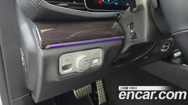 Mercedes-Benz GLE-Class 2023 — Photo 27/31