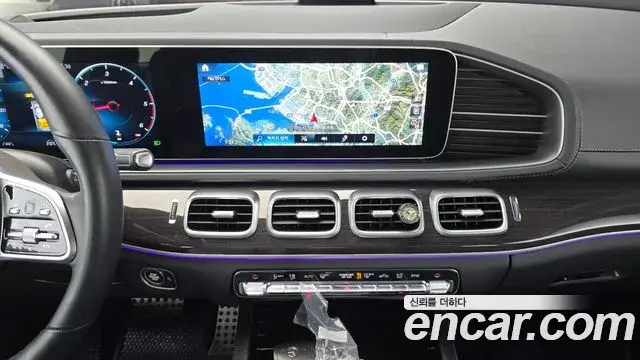 Mercedes-Benz GLE-Class 2023 — Photo 2/31