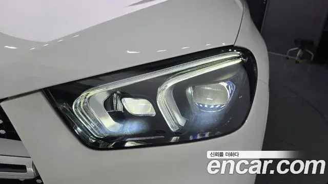 Mercedes-Benz GLE-Class 2023 — Photo 5/31