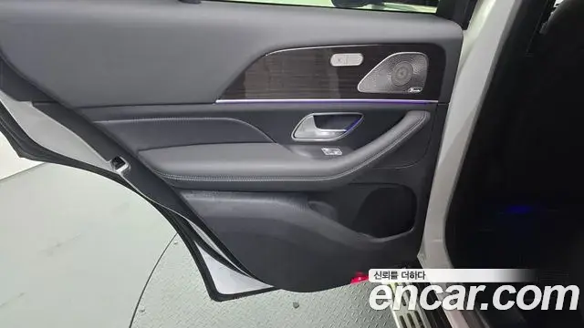 Mercedes-Benz GLE-Class 2023 — Photo 17/31