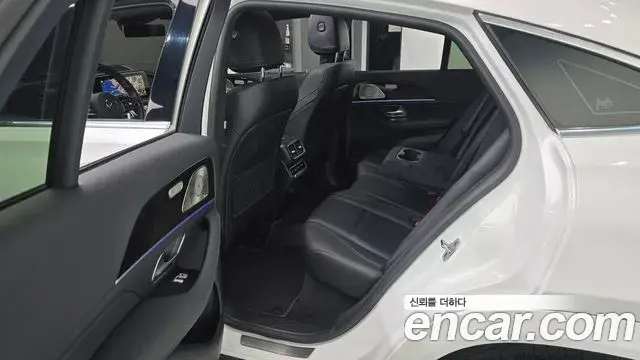 Mercedes-Benz GLE-Class 2023 — Photo 18/31