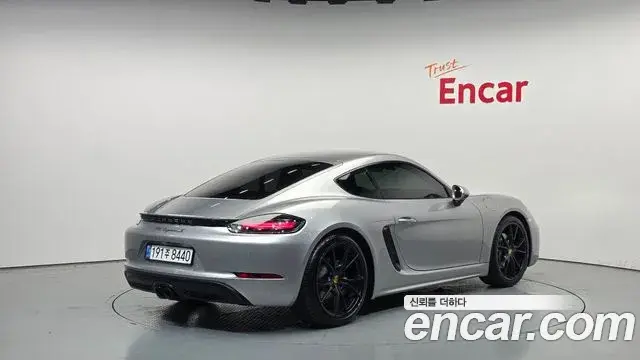 Porsche 718 Cayman 2018 — Şəkil 13/30