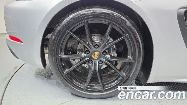 Porsche 718 Cayman 2018 — Şəkil 7/30