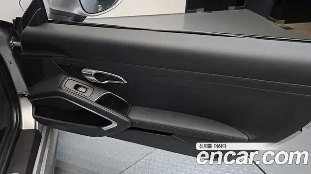 Porsche 718 Cayman 2018 — Şəkil 22/30