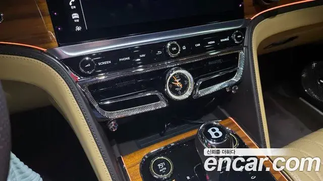 Bentley Flying Spur 2022 — ფოტო 10/20
