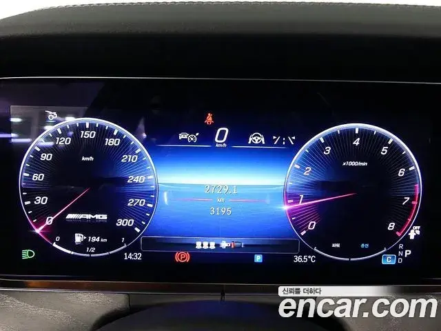 Mercedes-Benz AMG GT 2024 — Фото 10/20