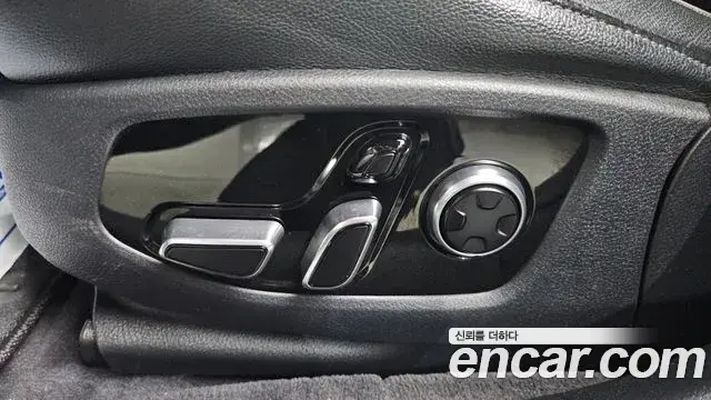 Kia The K9 2019 — Photo 29/33