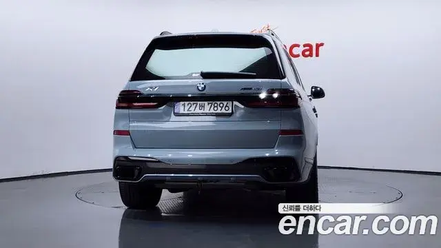 BMW X7 2024 — Photo 9/36