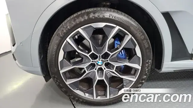 BMW X7 2024 — Photo 27/36