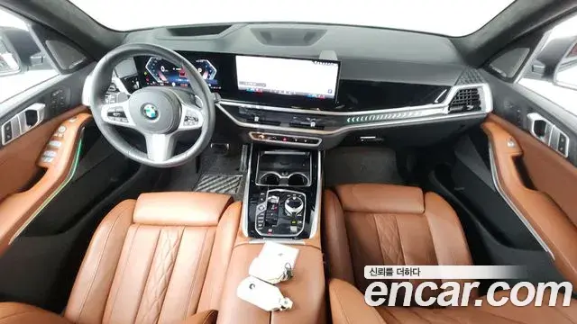 BMW X7 2024 — Photo 32/36