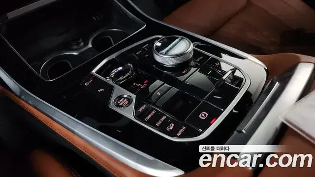 BMW X7 2024 — Photo 26/36