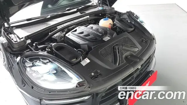 Porsche Macan 2018 — Фото 6/20