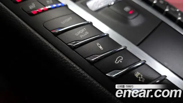 Porsche Macan 2018 — Фото 16/20