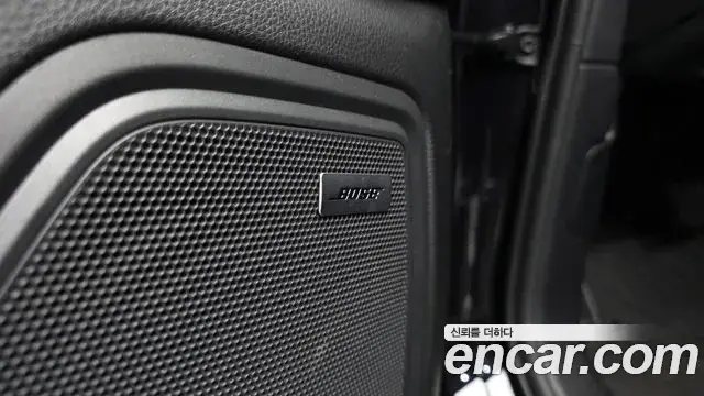Porsche Macan 2018 — Фото 17/20