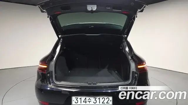 Porsche Macan 2018 — Фото 20/20