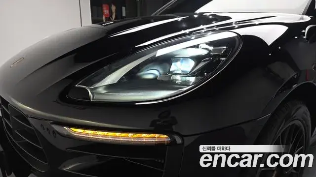 Porsche Macan 2018 — Şəkil 4/35