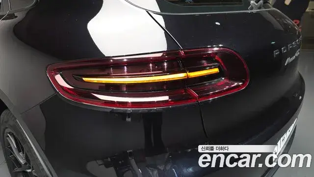 Porsche Macan 2018 — Şəkil 20/35