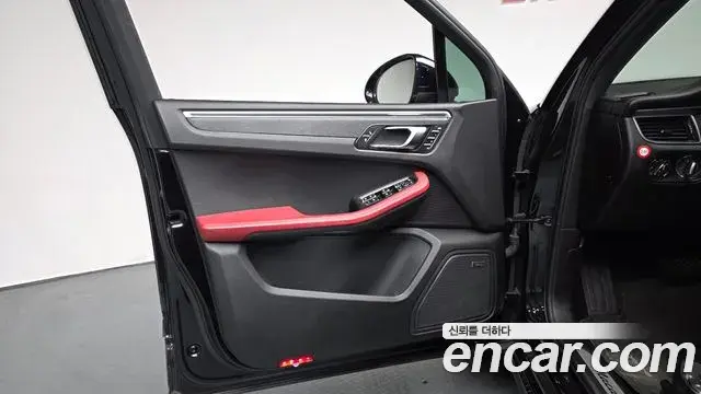 Porsche Macan 2018 — Şəkil 35/35