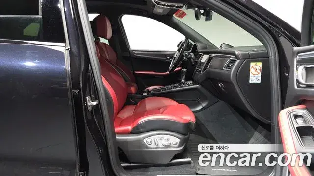 Porsche Macan 2018 — Şəkil 7/35