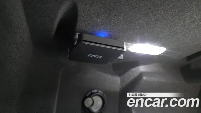 Porsche Macan 2018 — Şəkil 31/35