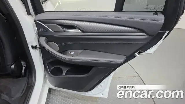 BMW X4 2025 — ფოტო 24/33