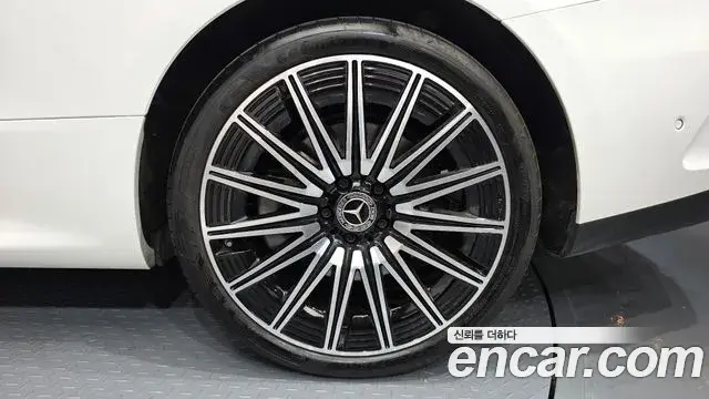 Mercedes-Benz CLE-Class 2024 — Photo 17/33