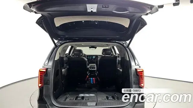 Kia Carnival 2025 — Фото 18/20
