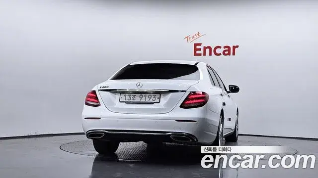 Mercedes-Benz E-Class 2018 — Фото 4/20