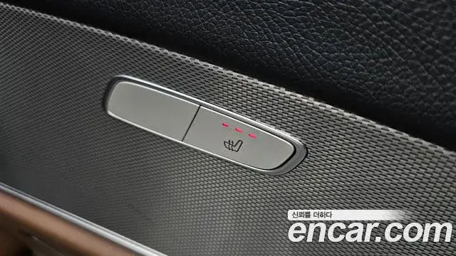 Mercedes-Benz E-Class 2018 — Фото 17/20
