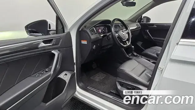 Volkswagen Tiguan Allspace 2020 — Photo 11/20