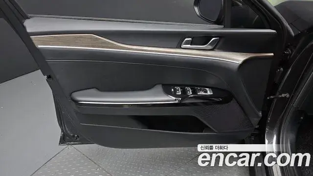 Kia K5 2021 — Photo 13/31
