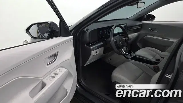 Hyundai Kona 2023 — Фото 10/20