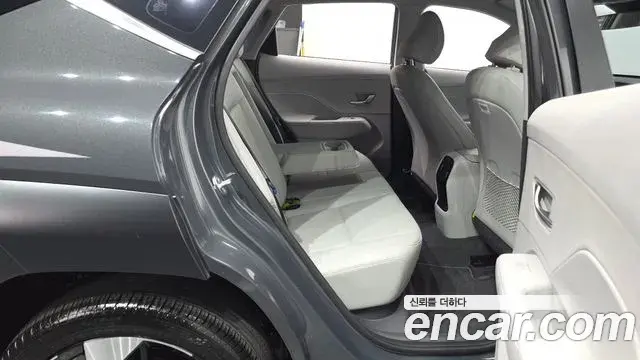 Hyundai Kona 2023 — Фото 11/20