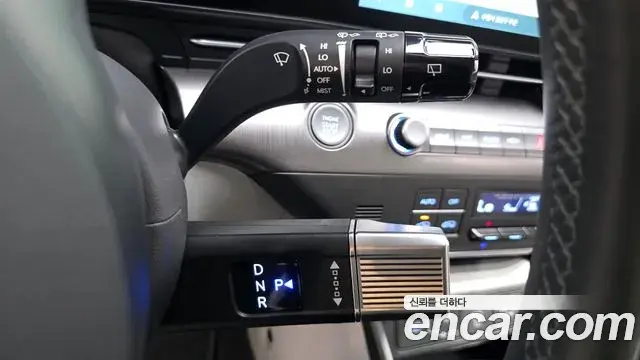 Hyundai Kona 2023 — Фото 19/20