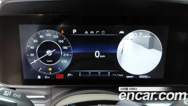 Kia Carnival 2022 — Şəkil 17/33