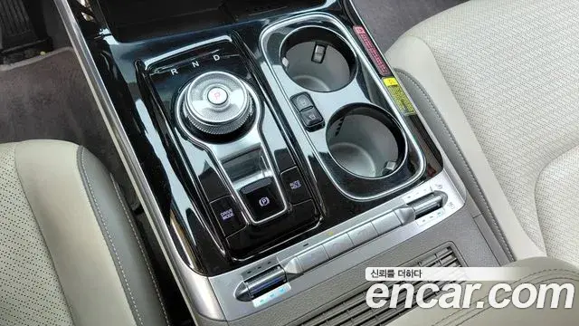 Kia Carnival 2022 — Şəkil 24/33