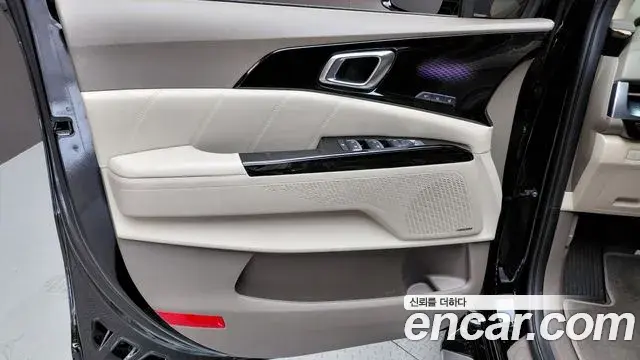 Kia Carnival 2022 — Şəkil 16/33