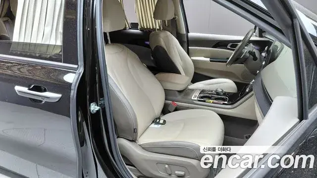Kia Carnival 2022 — Şəkil 2/33
