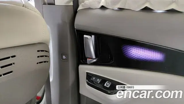 Kia Carnival 2022 — Şəkil 21/33