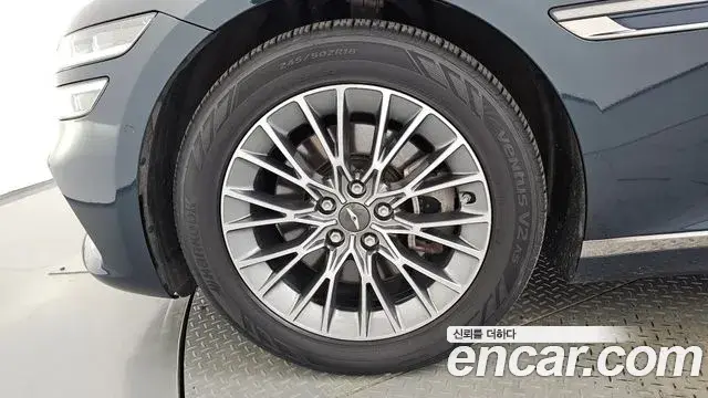Genesis G80 2022 — ფოტო 29/34
