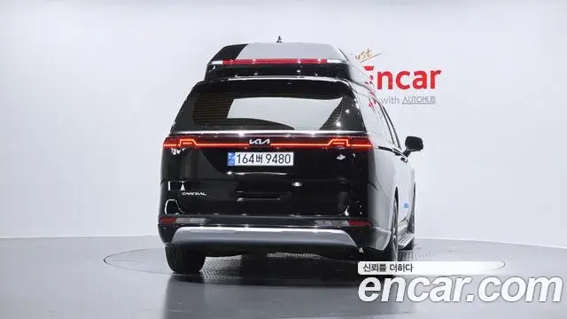 Kia Carnival 2023 — Фото 4/20