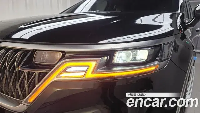 Kia Carnival 2023 — ფოტო 3/35