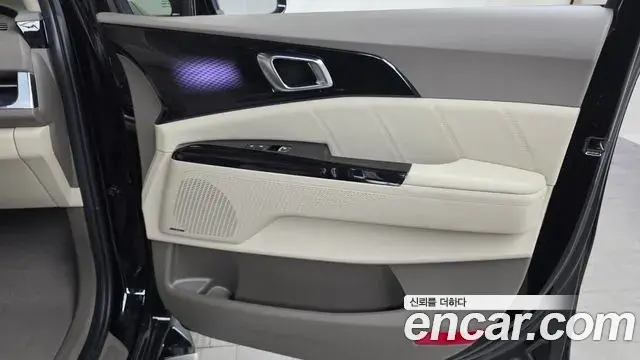 Kia Carnival 2023 — ფოტო 30/35