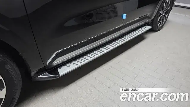 Kia Carnival 2023 — ფოტო 1/35